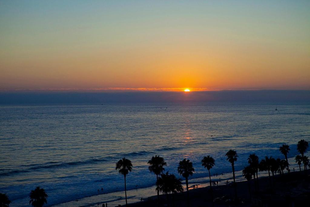Club Wyndham Oceanside Pier Resort Exterior foto